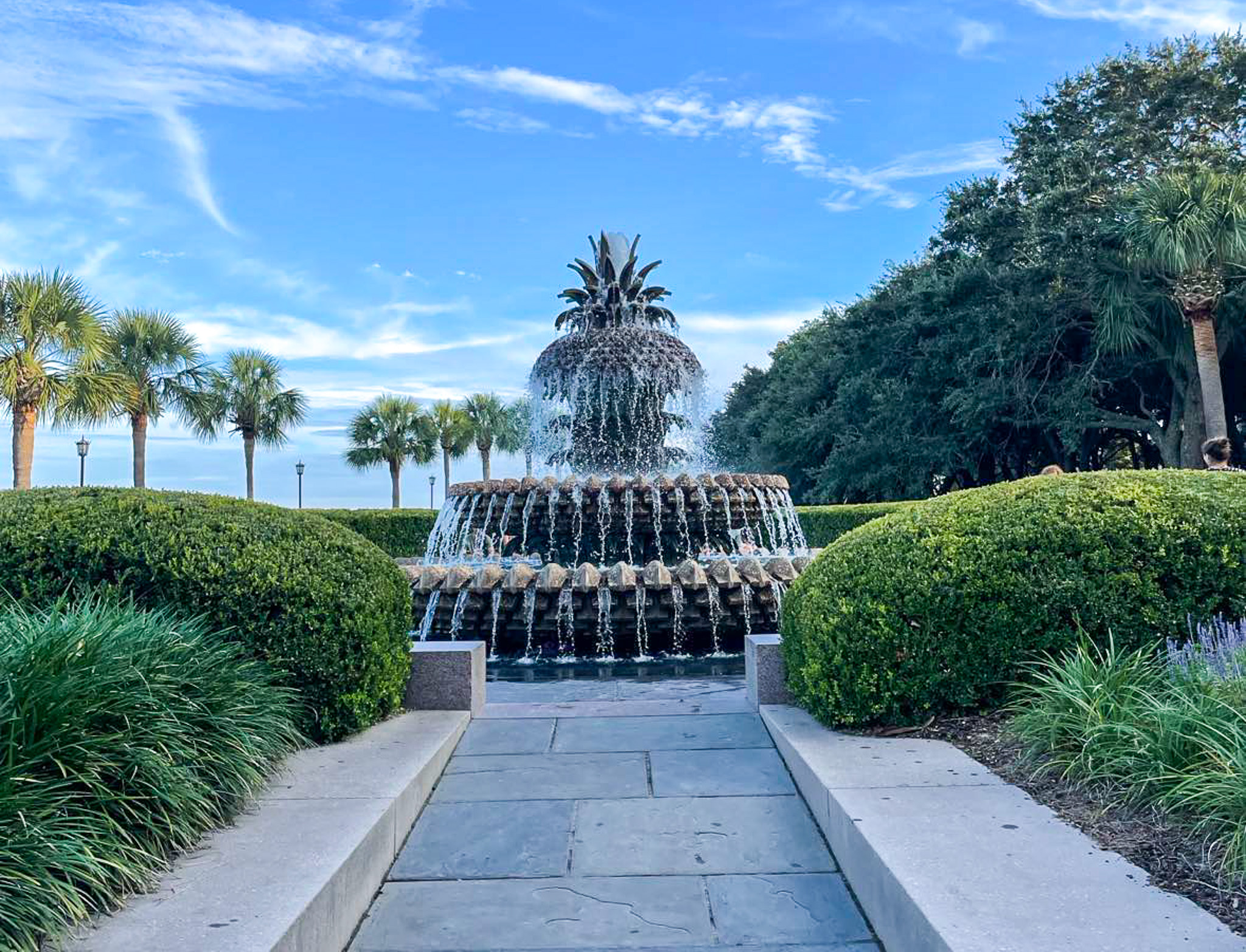 Pineapple Fountain in Waterfront Park