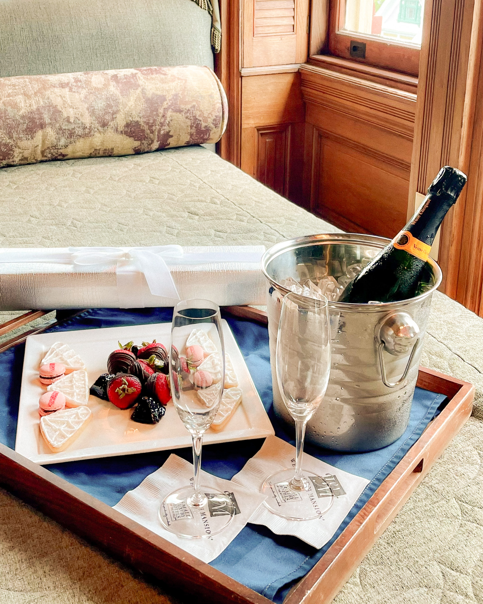 Champagne & Wine