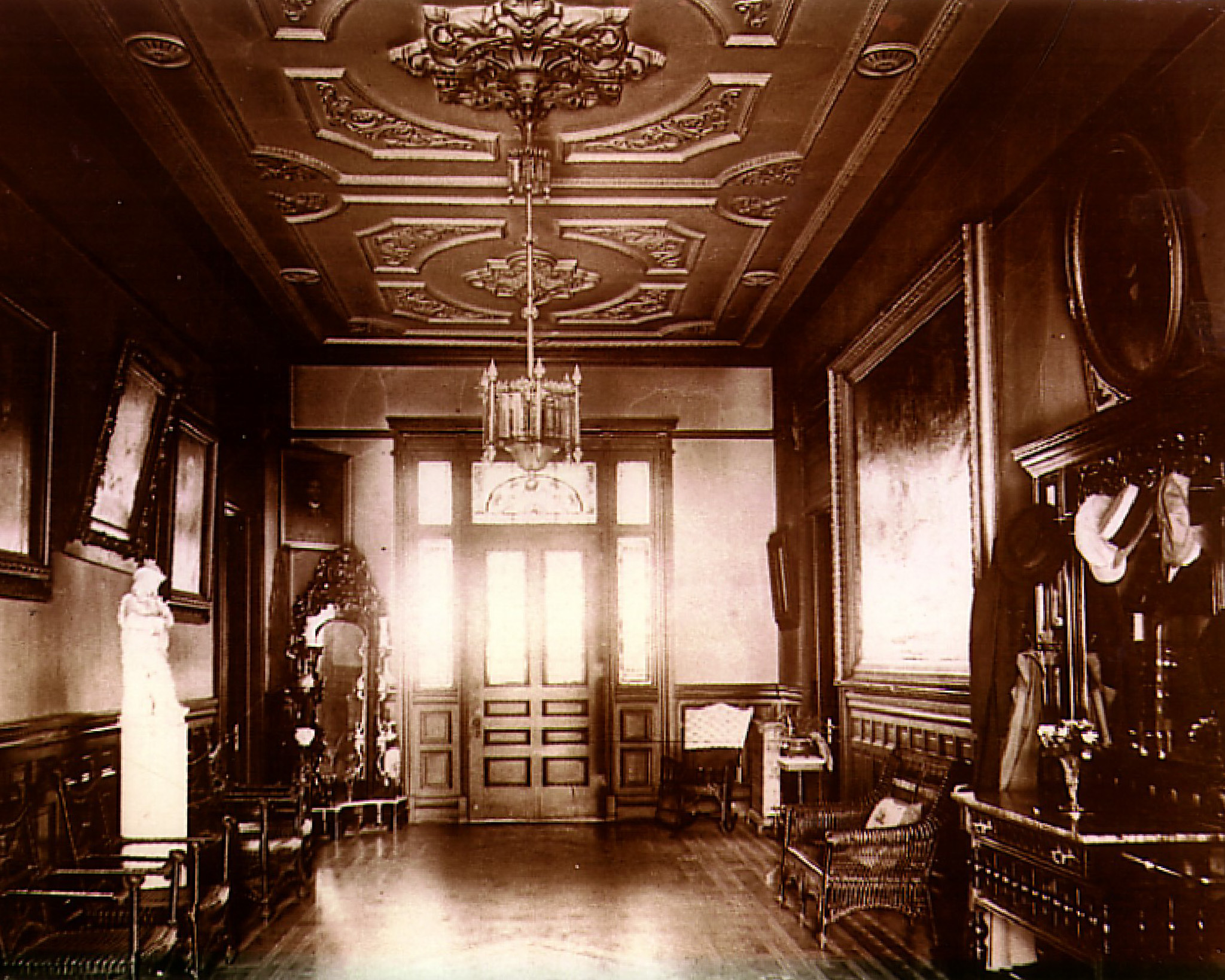 Historic photo of Wenworth Mansion